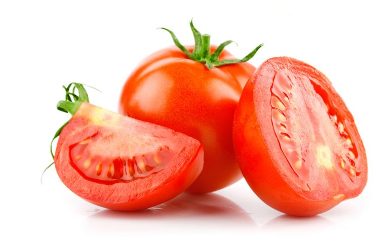 Remova as Manchas de Espinha com Tomate